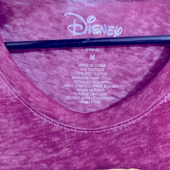 Disney's Lion King Women's Hakuna Matata Red T-
Shirt Medium - Picture 2 of 3